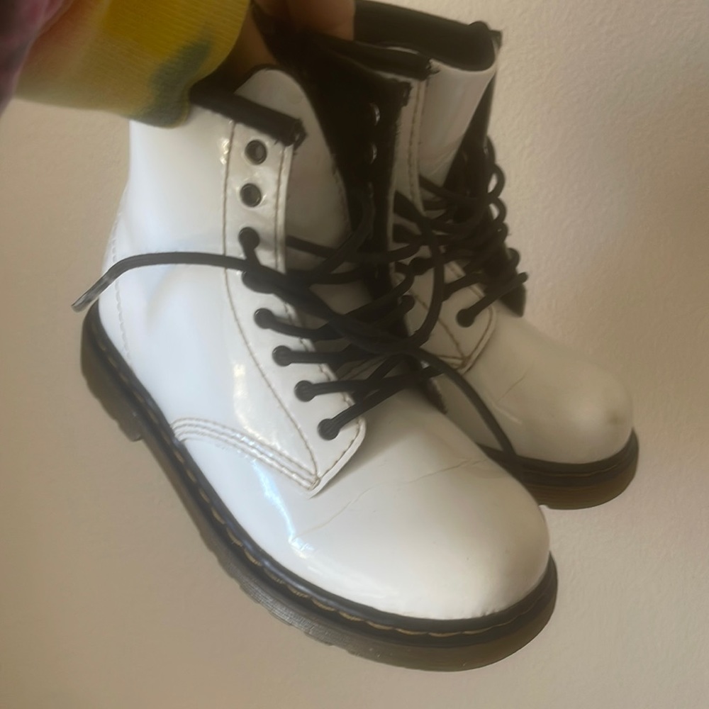 Dr.martens white patent boots